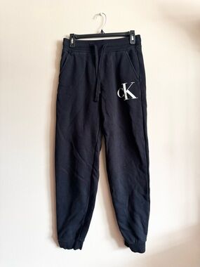 CALVIN KLEIN BLACK ARCHIVE LOGO FLEECE SWEATPANTS (Men’s XS)
